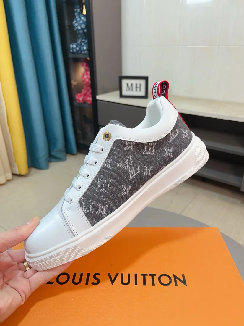 Men's shoes💰400🌹🌹[LV]🌹High-end men's shoes brand: Official website 1:1 Latest masterpiece: The upper is made of Italian imported first-layer cowhide with special materials➕Full genuine leather lining🔥, making walking more convenient and comfortable! Exclusive new style, stunning work [color]! Create a fashionable personality to set off your uniqueness! A must-have for trendy men! Classic🔥Number: 38-44